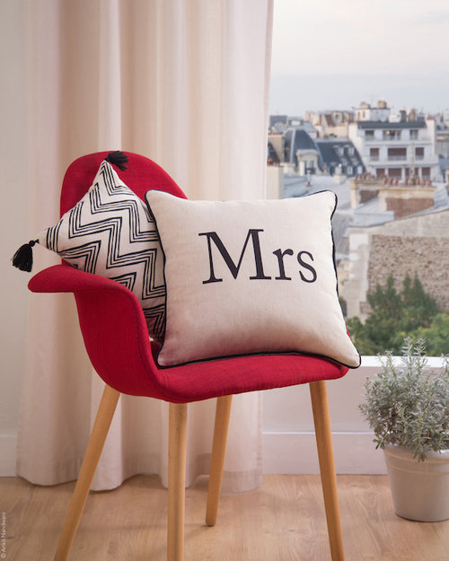 E-commerce packshot of a pillow on a white background produced for Castorama
