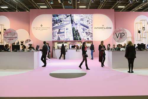 Livraison live des images pour le Salon de la lingerie