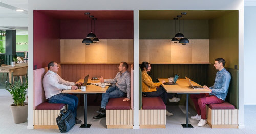 For our client we made retouched photos of his workspaces thanks to a talent specialized in this type of shooting.