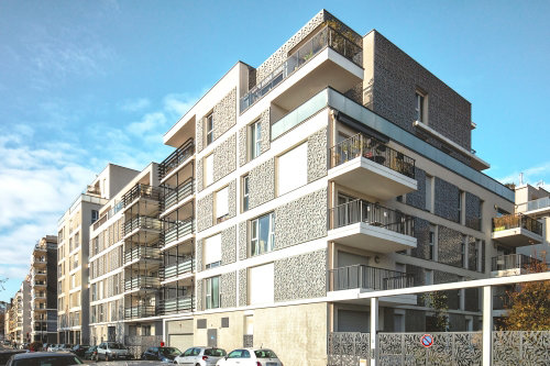For our client who wished to carry out interior and exterior shots of 40 real estate assets throughout France, we mobilized local photographers specialized in this type of photography.