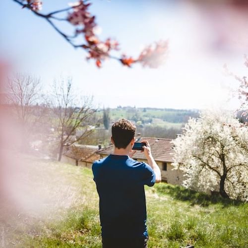 Campagne publicitaire de visuels urbains et de paysage pour Instagram produite pour Bouygues Telecom