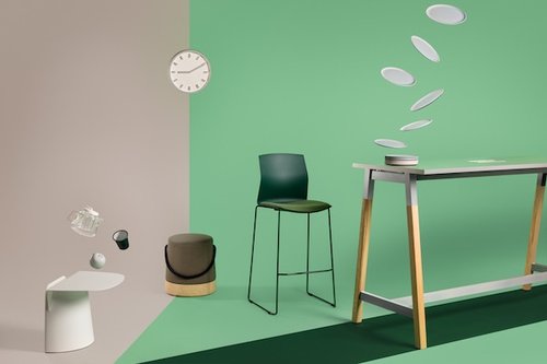 Photos and videos shot in a Parisian studio to promote furniture for professionnals
