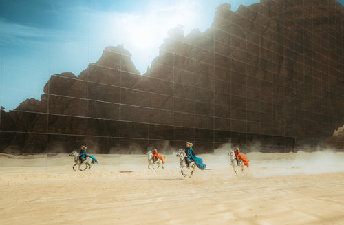 Grâce à des retouches photo complexes, le photographe européen sourcé par Ooshot pour Big Kahuna Films a pu donner un rendu onirique à ses clichés.