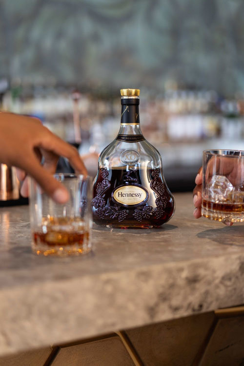 Production of photos taken in South Africa to promote the Hennessy brand products on its social networks.